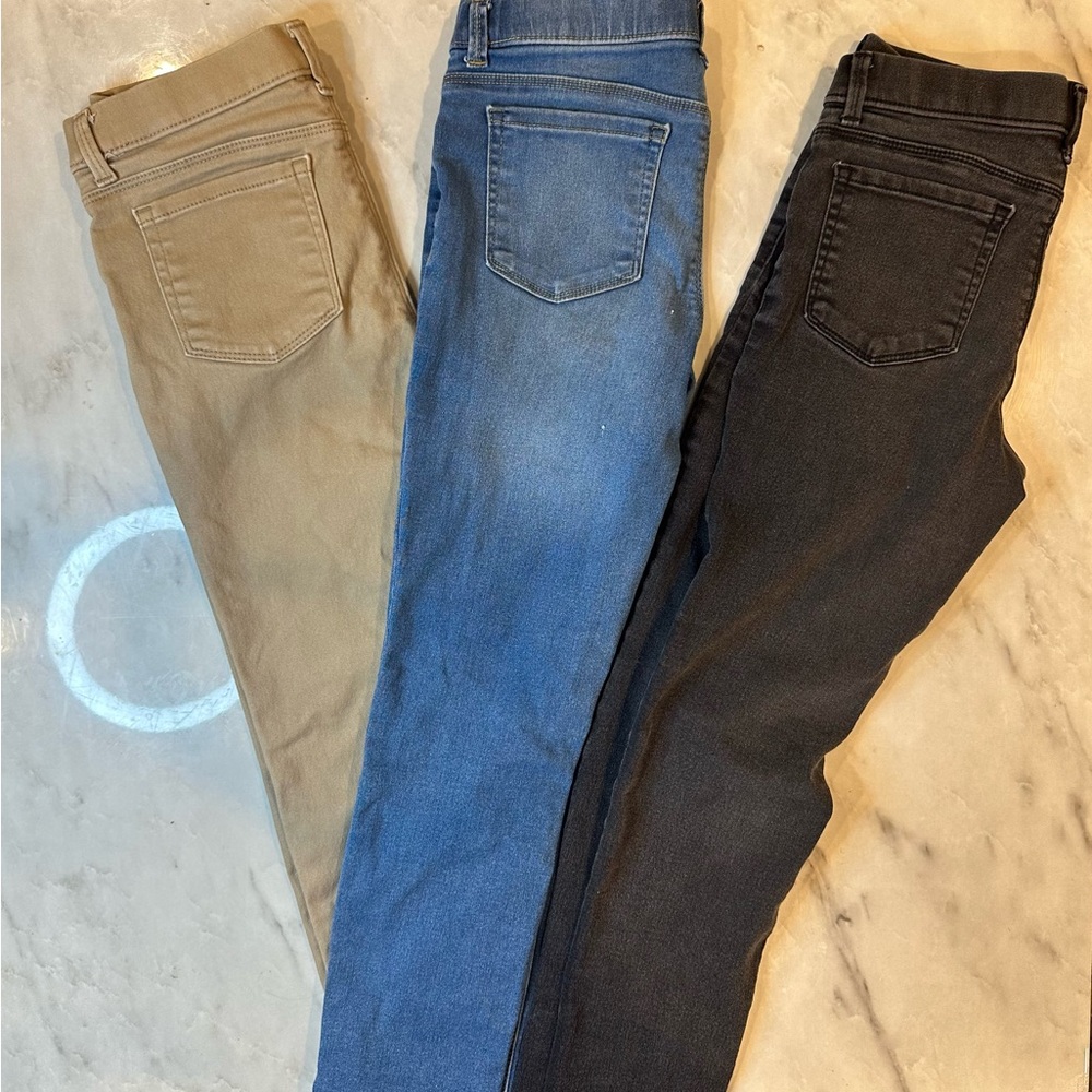 Stylish Trio of Jeans in Tan, Blue, and Black